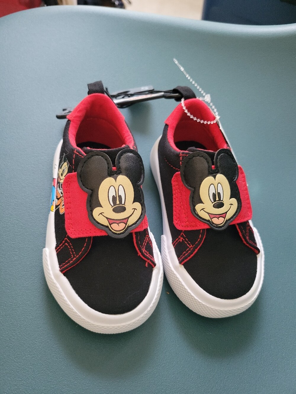 NWT Disney Mickey Mouse Toddler Kids Power-Strap Canvas Sneakers Size 5 Black
